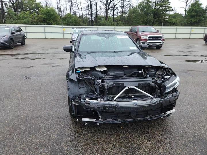 2020 BMW Seria 3 330i - zdjęcie 13