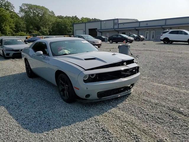 2022 Dodge Challenger Sxt - zdjęcie 13