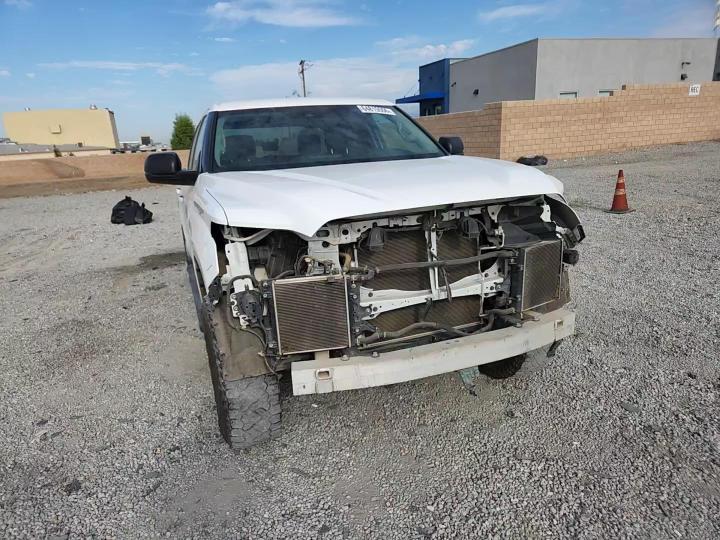 2023 Toyota Tundra Sr5 - zdjęcie 14