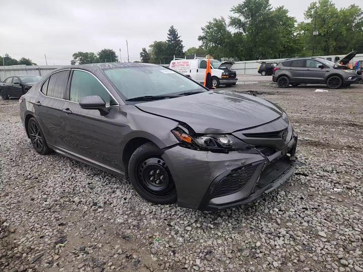 2021 Toyota Camry Se - zdjęcie 14