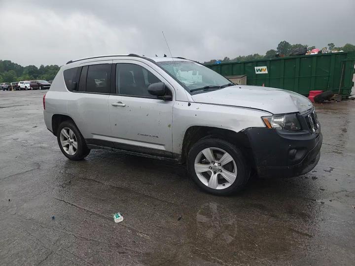 2014 Jeep Compass Latitude - zdjęcie 14