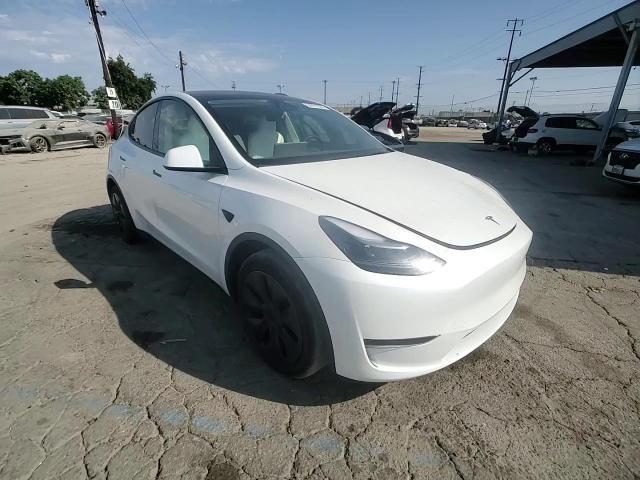 2025 Tesla Model Y - zdjęcie 13