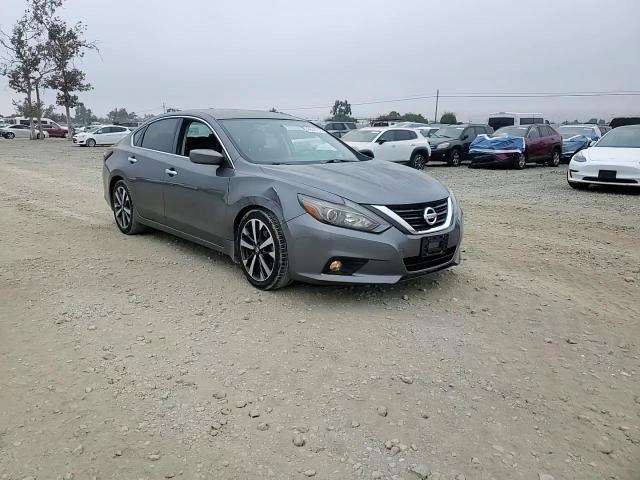 2017 Nissan Altima 2.5 Sr - zdjęcie 13