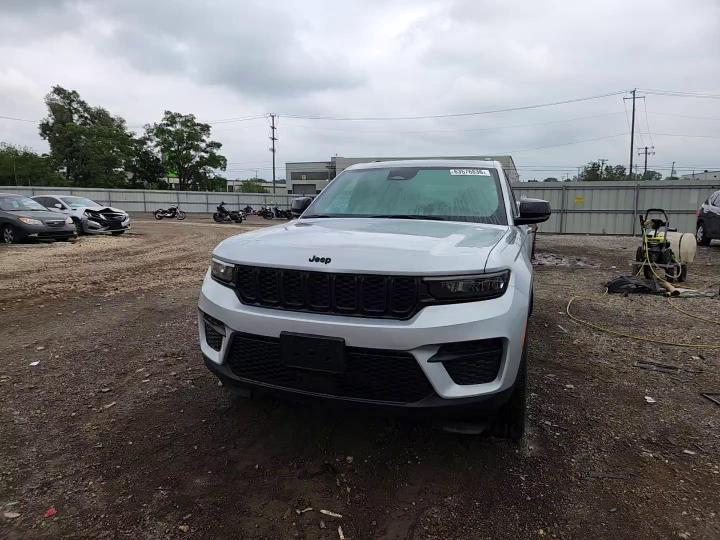 2023 Jeep Grand Cherokee Laredo - zdjęcie 13