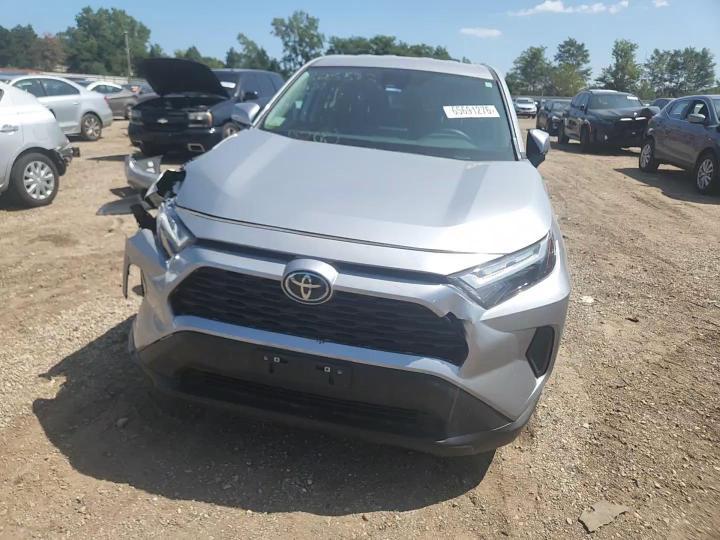 2025 Toyota Rav4 Le - zdjęcie 13