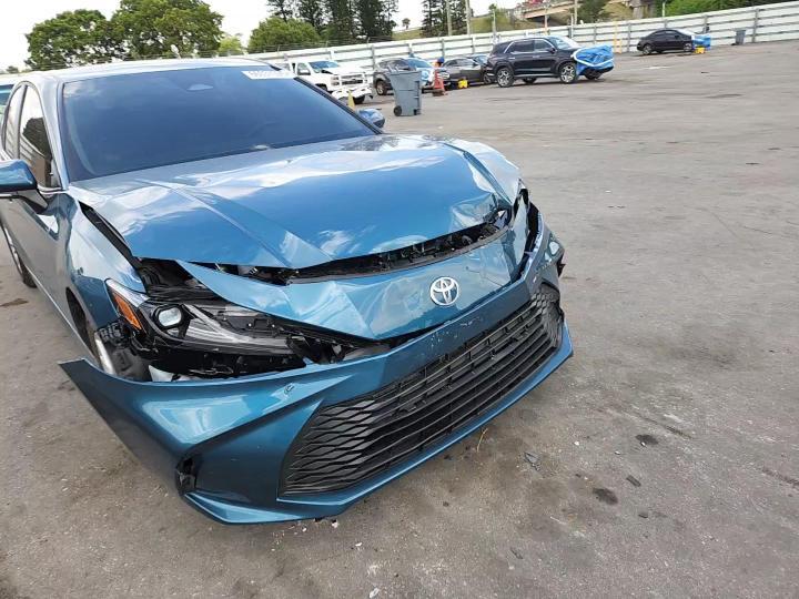 2026 Toyota Camry Le - zdjęcie 13