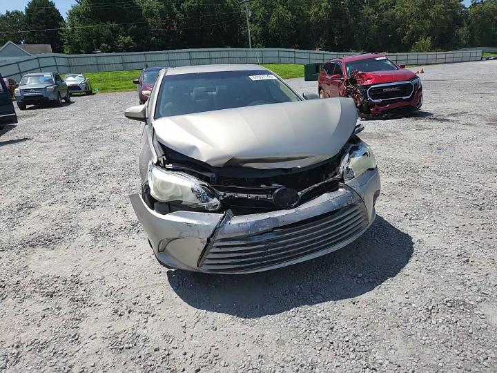 2015 Toyota Camry Le - zdjęcie 13
