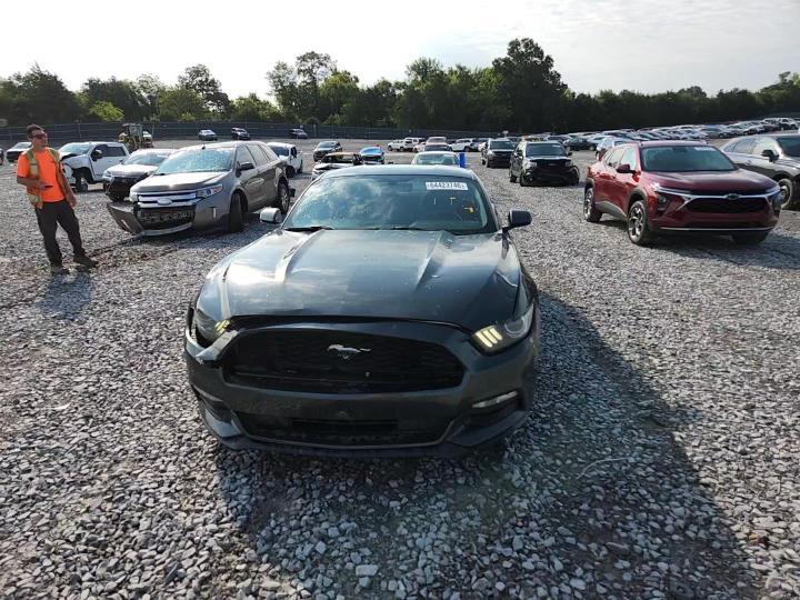 2015 Ford Mustang - zdjęcie 13