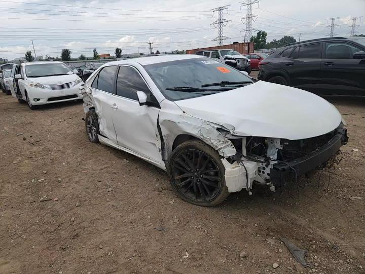 2016 Toyota Camry Se - zdjęcie 13