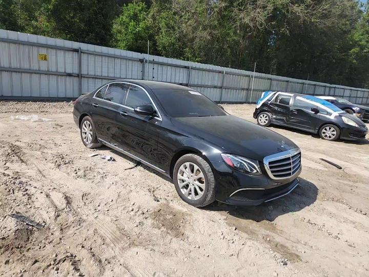 2017 Mercedes-Benz E 300 - zdjęcie 13