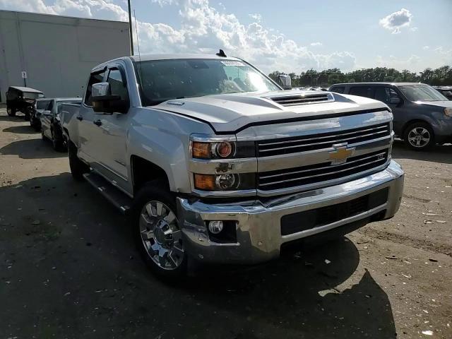 2019 Chevrolet Silverado K2500 Heavy Duty Ltz - zdjęcie 13