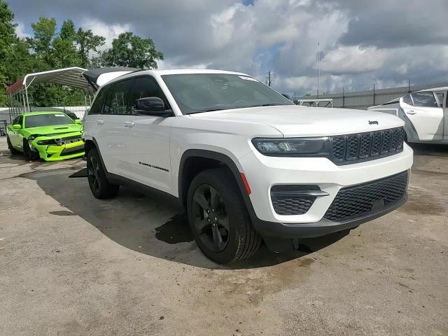 2025 Jeep Grand Cherokee Laredo - zdjęcie 15