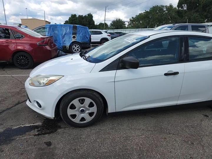 2014 Ford Focus S - zdjęcie 13