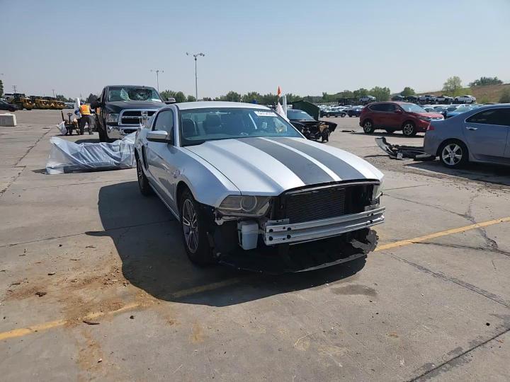 2013 Ford Mustang - zdjęcie 14