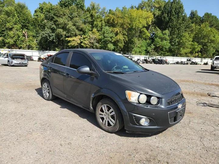 2014 Chevrolet Sonic Lt - zdjęcie 13