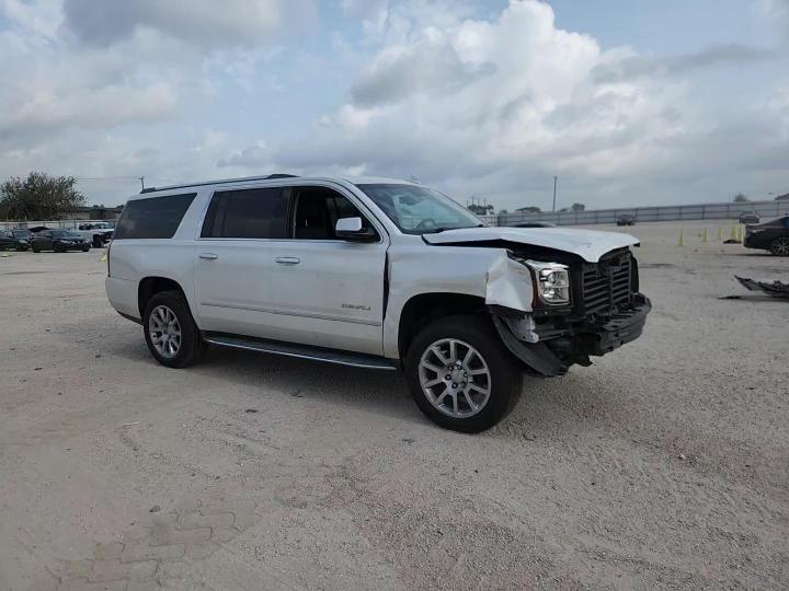 2017 GMC Yukon Xl Denali - zdjęcie 14