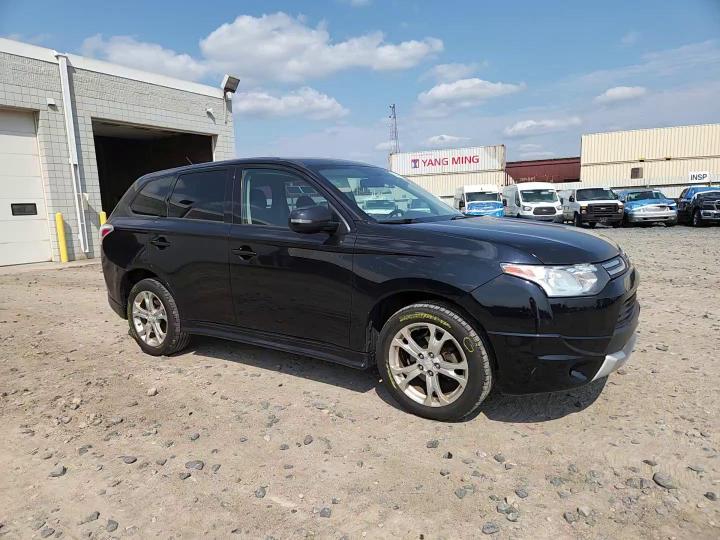 2014 Mitsubishi Outlander Se - zdjęcie 14