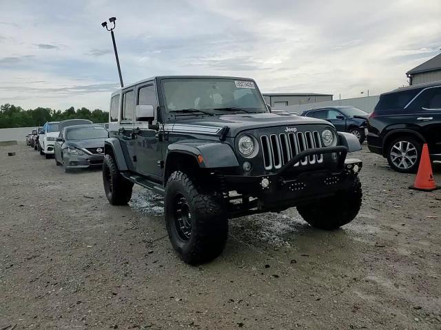 2017 Jeep Wrangler Unlimited Sahara - zdjęcie 14
