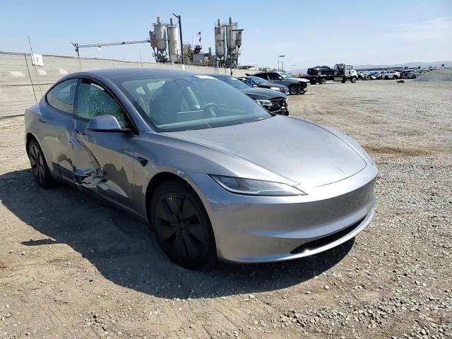 2024 Tesla Model 3 - zdjęcie 13