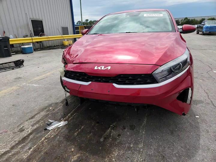 2023 Kia Forte Lxs - zdjęcie 14