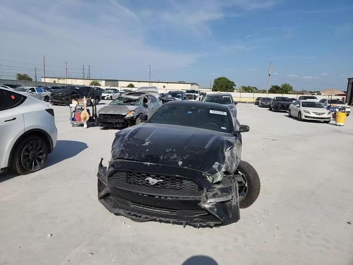 2021 Ford Mustang - zdjęcie 13