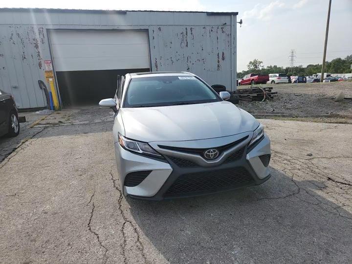 2018 Toyota Camry Se - zdjęcie 13