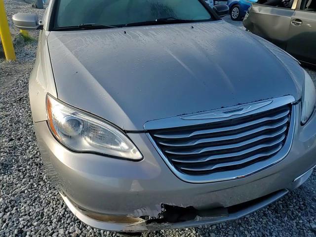 2014 Chrysler 200 - zdjęcie 13