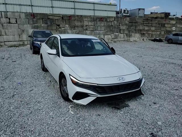 2024 Hyundai Elantra Se - zdjęcie 14