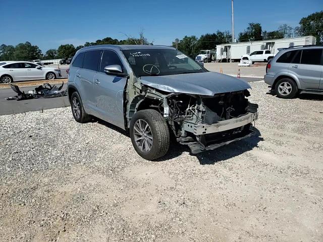 2017 Toyota Highlander Se - zdjęcie 14