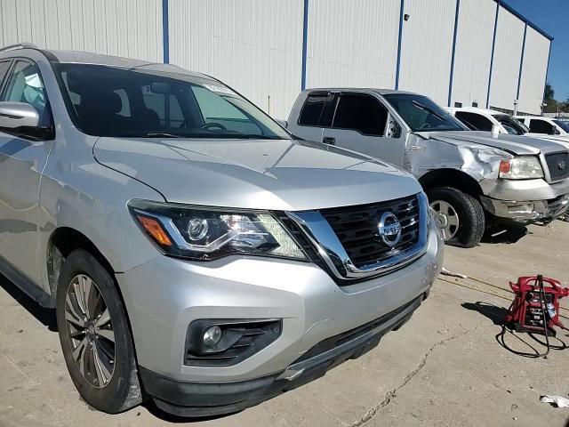 2018 Nissan Pathfinder Sv - zdjęcie 14
