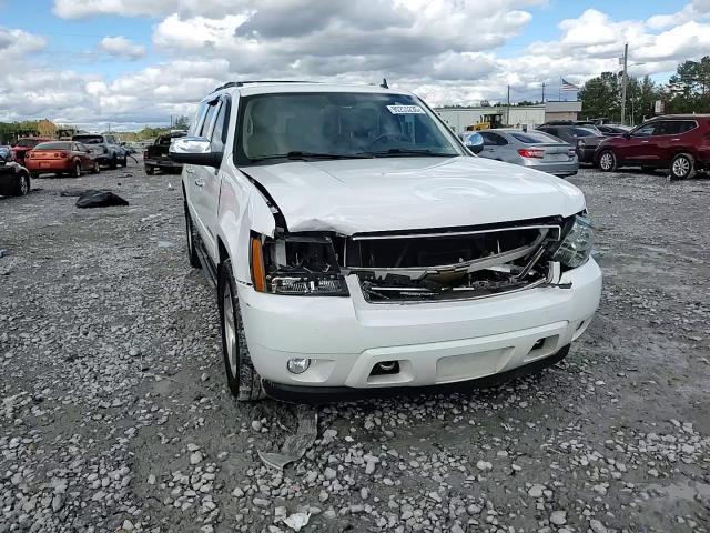2013 Chevrolet Suburban C1500 Lt - zdjęcie 14