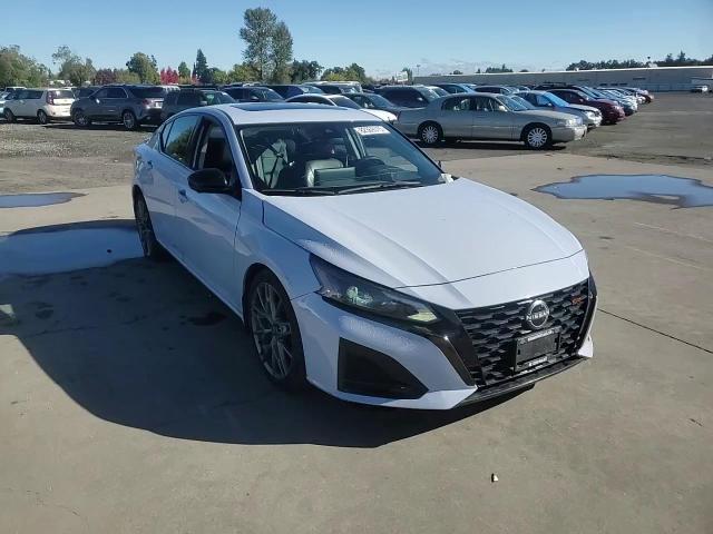 2023 Nissan Altima Sr - zdjęcie 13