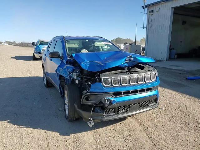 2022 Jeep Compass Latitude Lux - zdjęcie 15