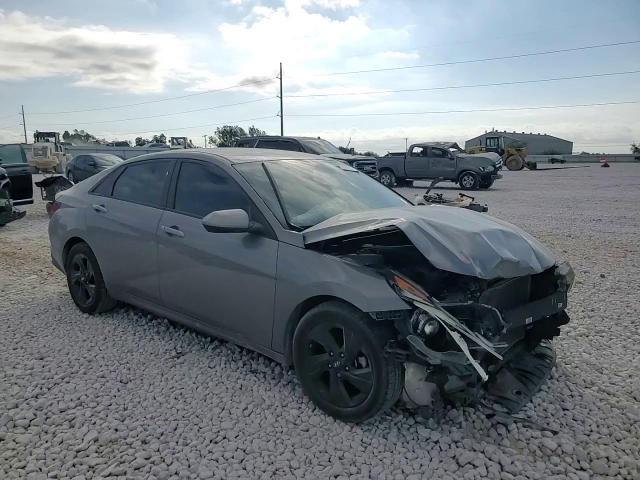 2021 Hyundai Elantra - zdjęcie 14