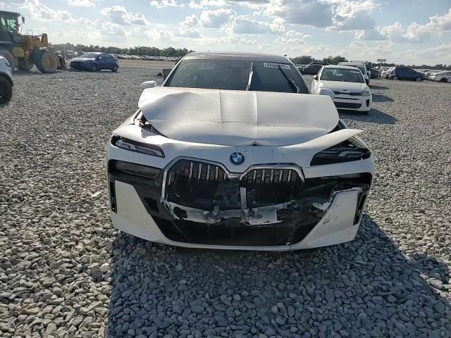2024 BMW Seria 7 - zdjęcie 13