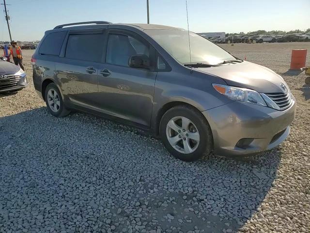 2013 Toyota Sienna - zdjęcie 14