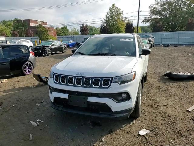 2024 Jeep Compass Latitude - zdjęcie 13
