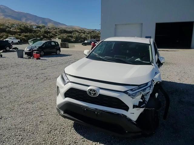 2025 Toyota RAV 4 - zdjęcie 14