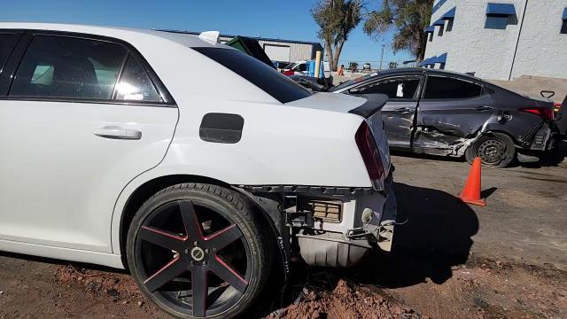 2019 Chrysler 300 Touring - zdjęcie 13