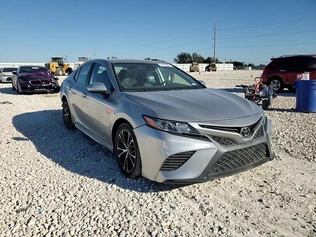 2020 Toyota Camry - zdjęcie 14