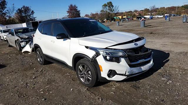 2021 Kia Seltos - zdjęcie 15