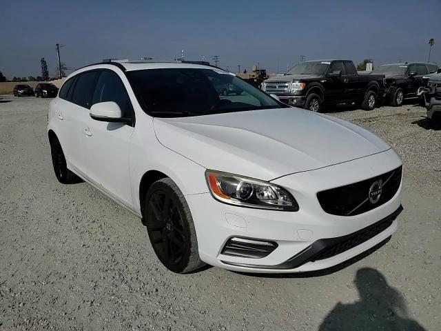 2018 Volvo V60 T5 Dynamic - zdjęcie 14