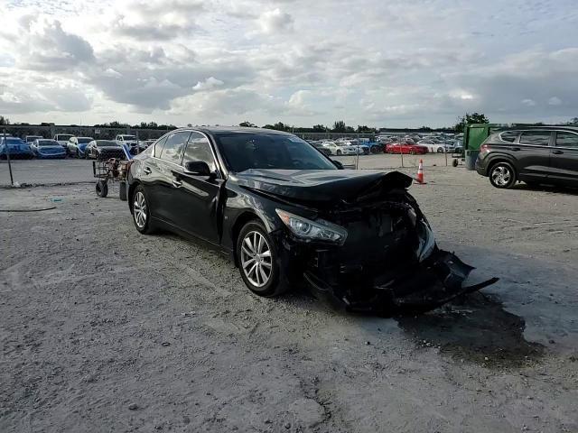 2015 Infiniti Q50 - zdjęcie 13