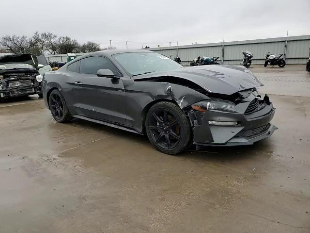 2020 Ford Mustang - zdjęcie 13