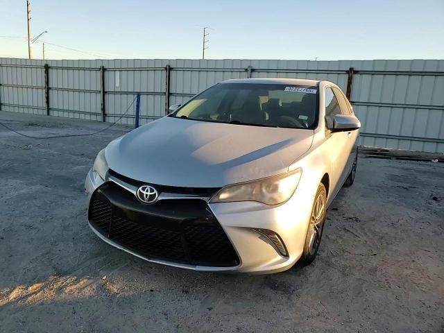 2017 Toyota Camry - zdjęcie 13