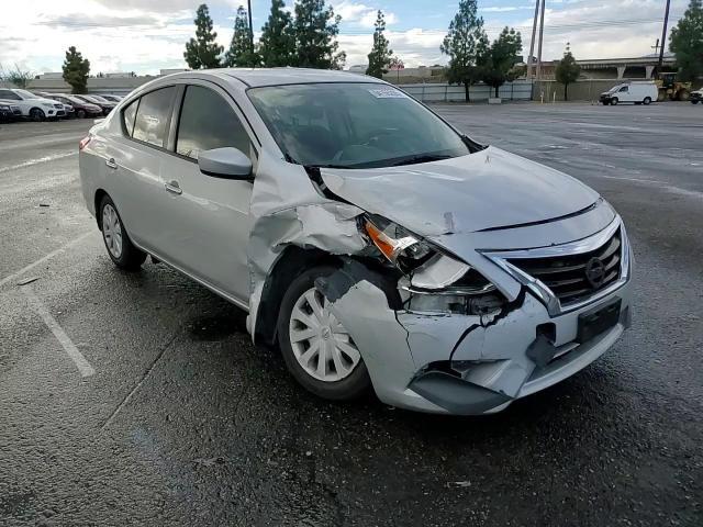 2016 Nissan Versa - zdjęcie 13