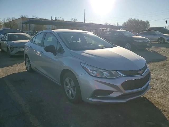 2017 Chevrolet Cruze Ls - zdjęcie 13