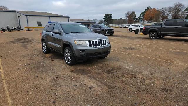 2013 Jeep Grand Cherokee Laredo - zdjęcie 13
