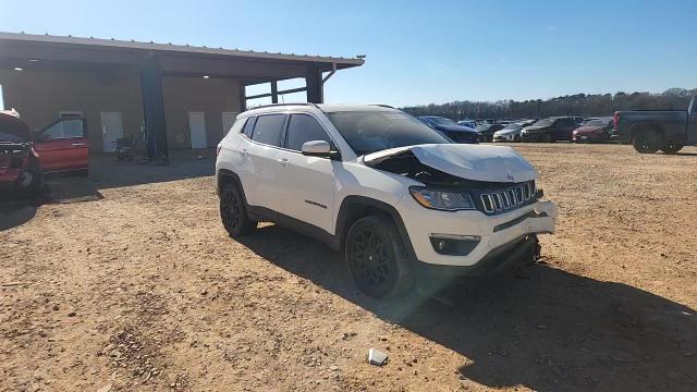 2020 Jeep Compass Latitude - zdjęcie 15