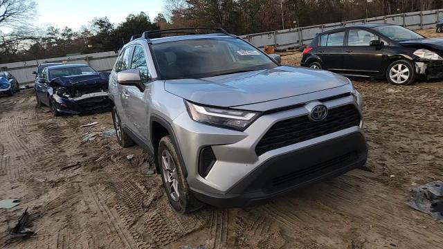 2024 Toyota Rav4 Xle - zdjęcie 14